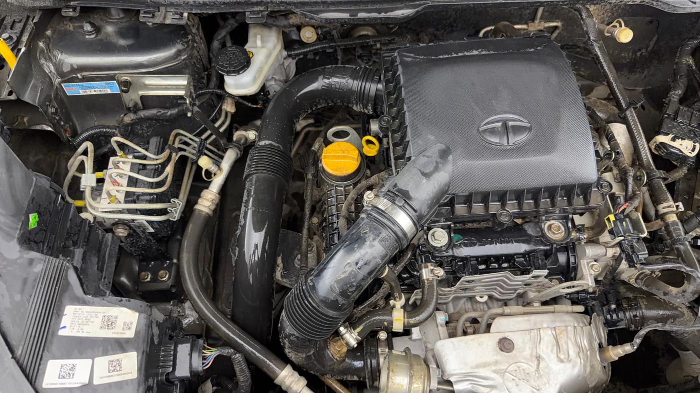 2022 Tata NEXON XZ PLUS (PREMIUM) PETROL, Petrol, Manual, 48,769 km, Engine View - Right