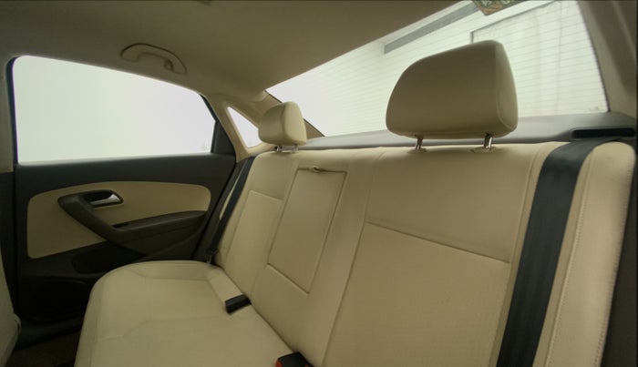 2013 Volkswagen Vento HIGHLINE 1.6 MPI, Petrol, Manual, 79,382 km, Right Side Rear Door Cabin
