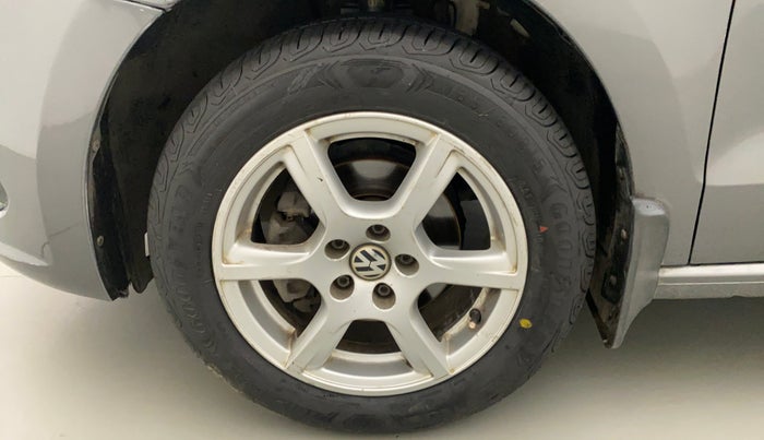 2013 Volkswagen Vento HIGHLINE 1.6 MPI, Petrol, Manual, 79,382 km, Left Front Wheel