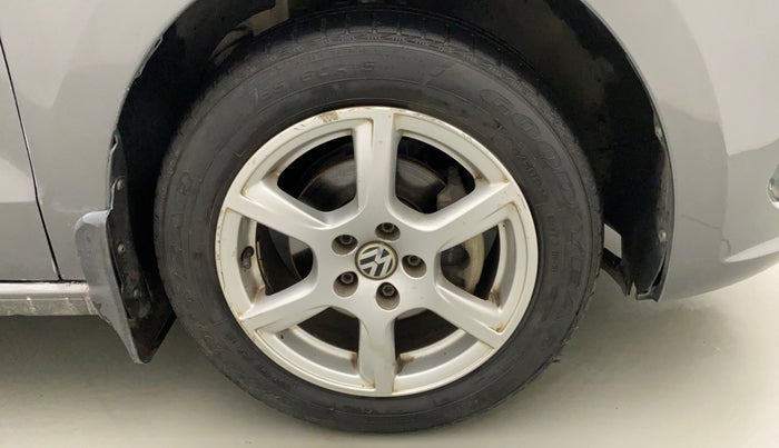 2013 Volkswagen Vento HIGHLINE 1.6 MPI, Petrol, Manual, 79,382 km, Right Front Wheel