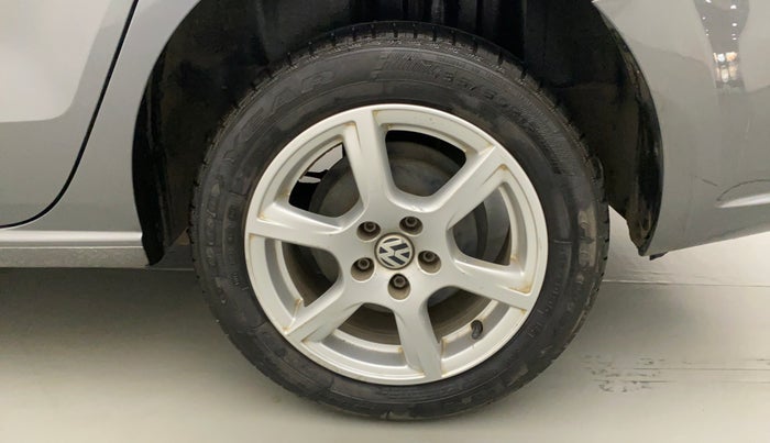 2013 Volkswagen Vento HIGHLINE 1.6 MPI, Petrol, Manual, 79,382 km, Left Rear Wheel