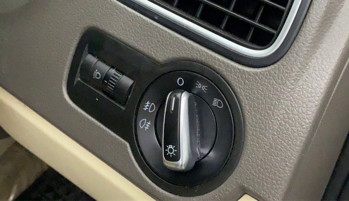 2013 Volkswagen Vento HIGHLINE 1.6 MPI, Petrol, Manual, 79,382 km, Dashboard - Headlight height adjustment not working