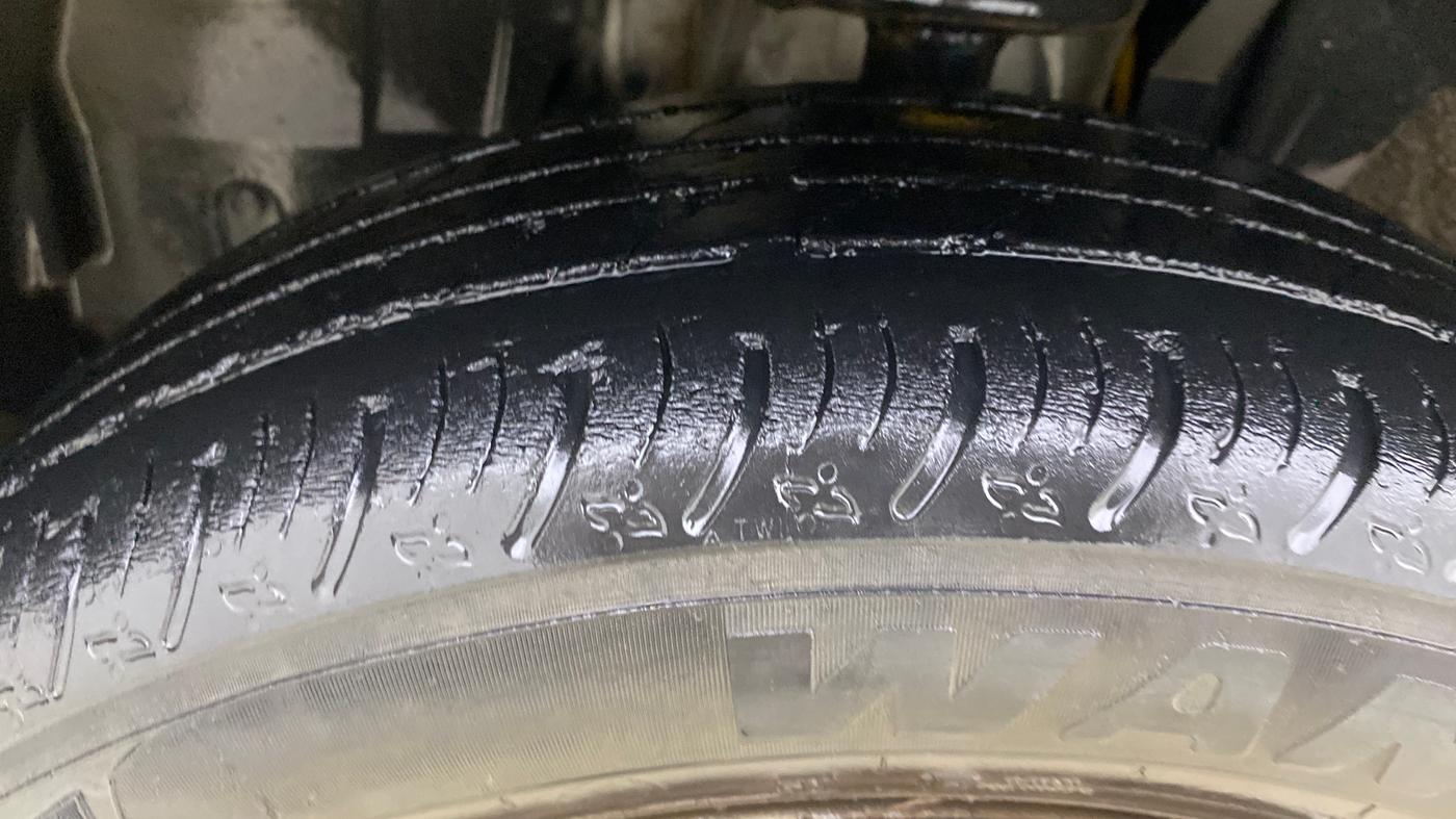 2022 Nissan MAGNITE XE, Petrol, Manual, 49,239 km, Left Front Tyre Tread