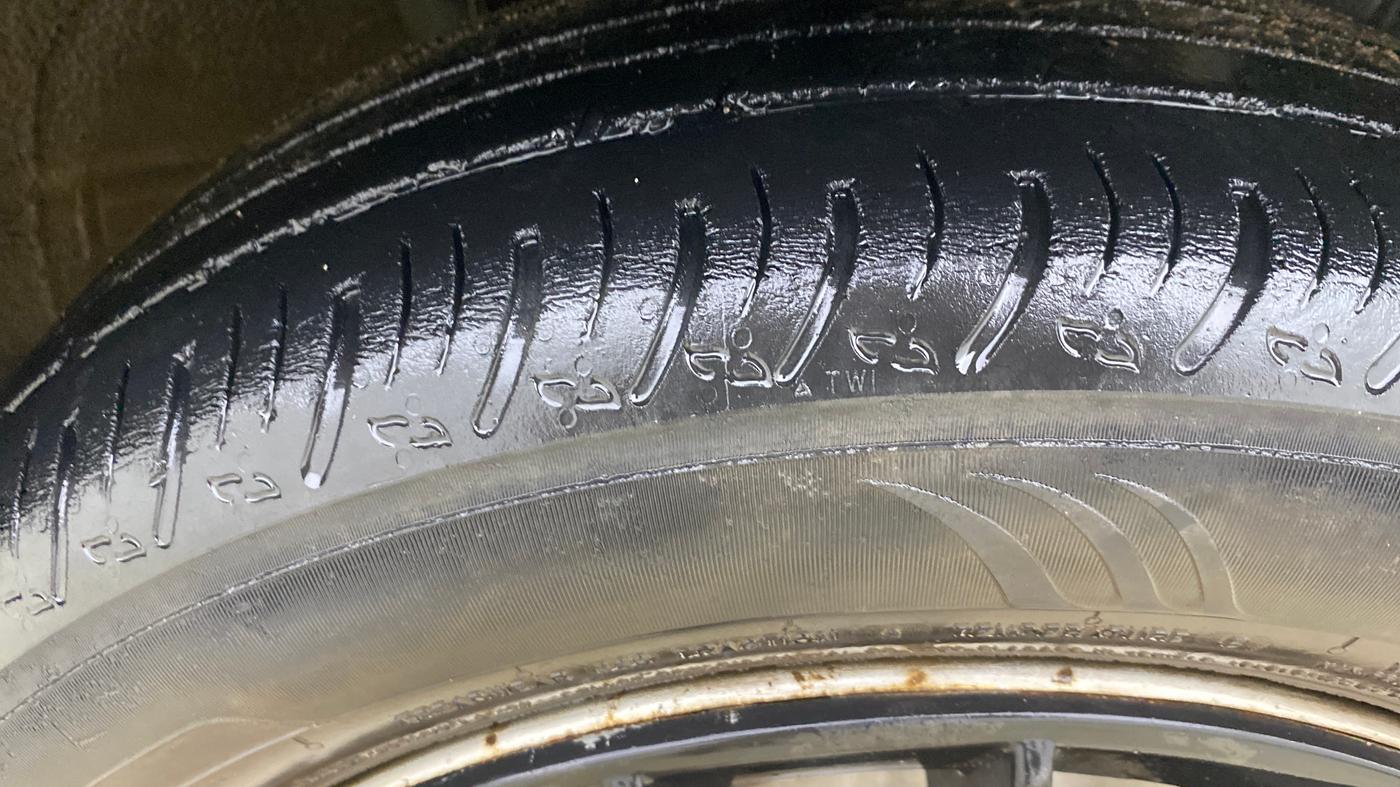 2022 Nissan MAGNITE XE, Petrol, Manual, 49,239 km, Right Front Tyre Tread