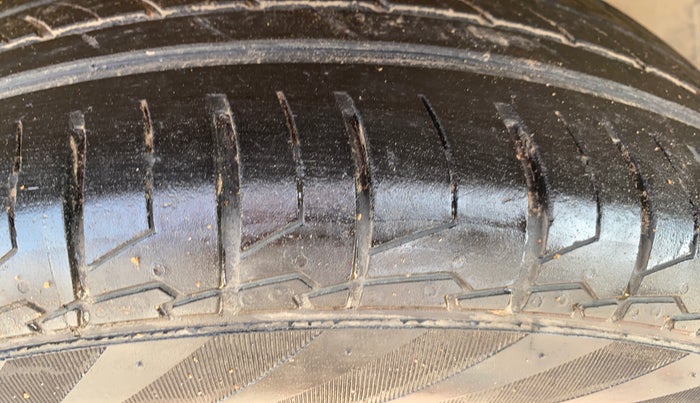 2020 Hyundai VENUE SX 1.0 (O) TURBO, Petrol, Manual, 87,377 km, Right Front Tyre Tread