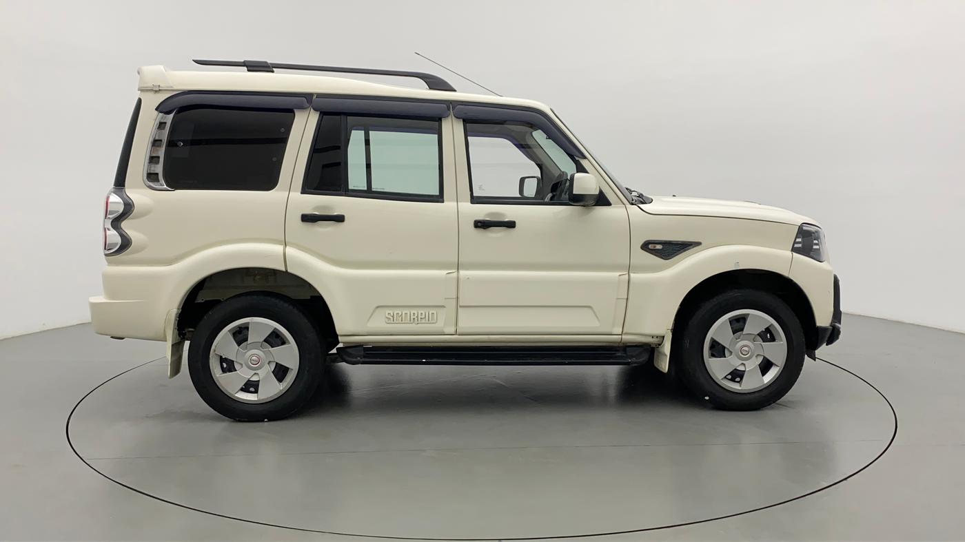 2018 Mahindra Scorpio S3 2WD, Diesel, Manual, 57,807 km, Right Side View