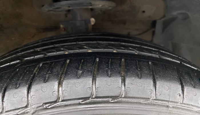2021 Maruti Ciaz ALPHA 1.5 SHVS PETROL, Petrol, Manual, 29,134 km, Right Front Tyre Tread