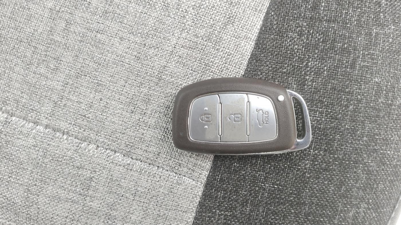 2016 Hyundai Grand i10 ASTA (O) AT 1.2 KAPPA VTVT, Petrol, Automatic, 55,073 km, Key Close Up