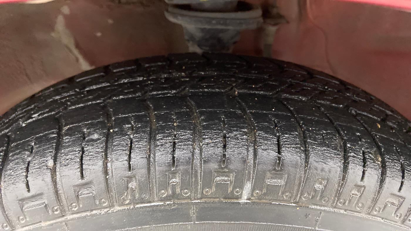 2014 Maruti Alto 800 LXI, Petrol, Manual, 32,129 km, Left Front Tyre Tread