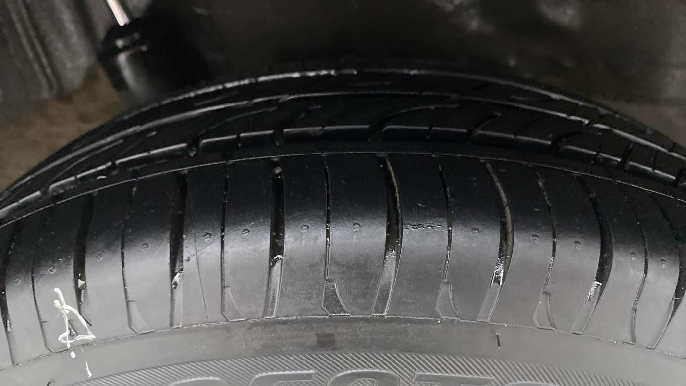 2015 Honda Brio VX AT, Petrol, Automatic, 30,855 km, Right Rear Tyre Tread
