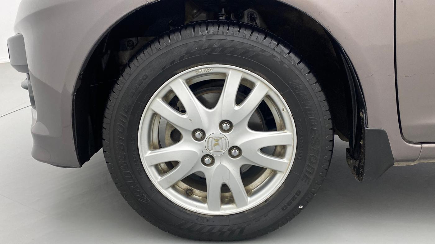 2015 Honda Brio VX AT, Petrol, Automatic, 30,855 km, Left Front Wheel