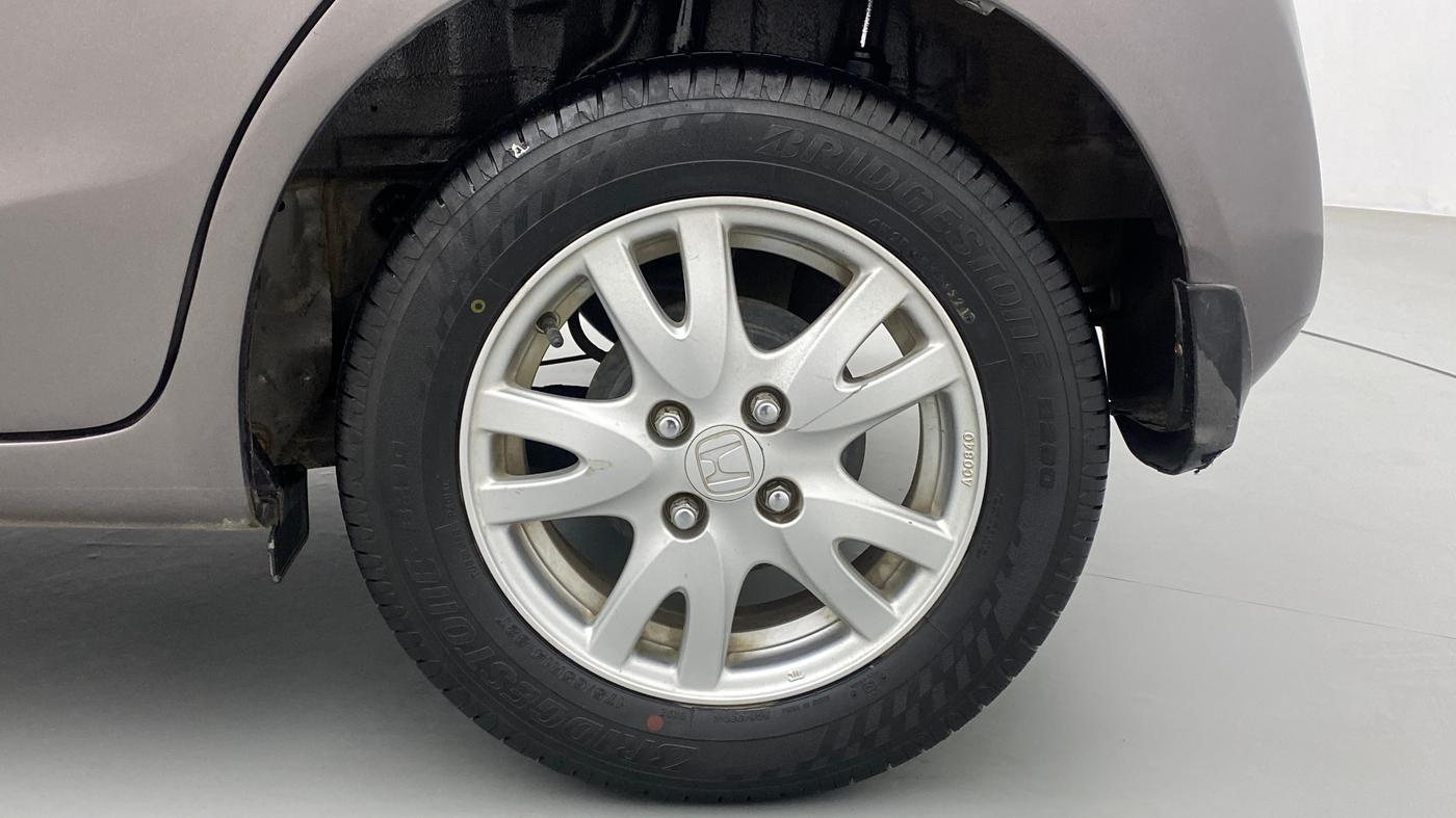 2015 Honda Brio VX AT, Petrol, Automatic, 30,855 km, Left Rear Wheel