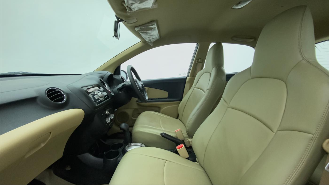 2015 Honda Brio VX AT, Petrol, Automatic, 30,855 km, Right Side Front Door Cabin