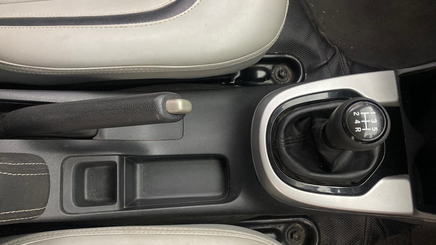 2017 Honda WR-V 1.2L I-VTEC VX MT, Petrol, Manual, 41,213 km, Gear Lever