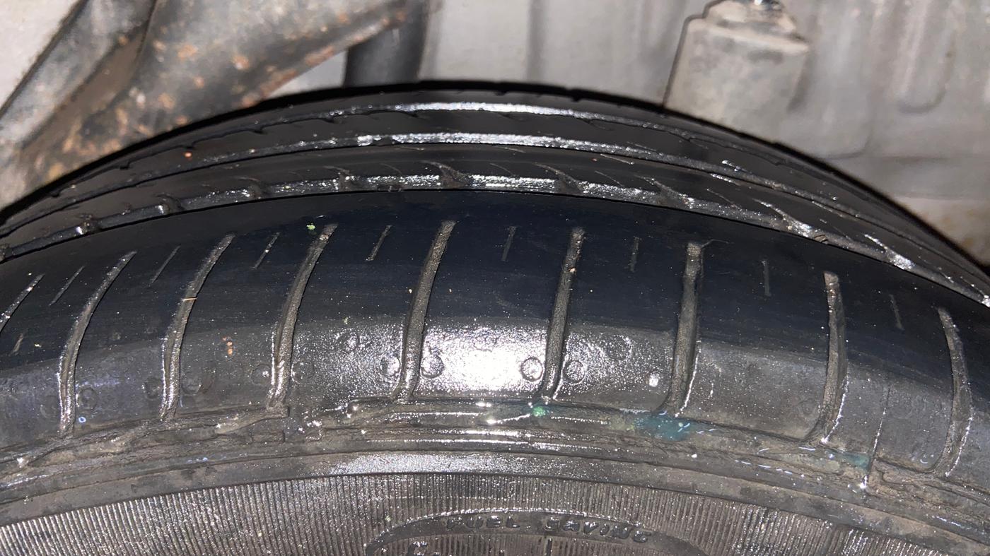 2013 Honda Brio S MT, Petrol, Manual, 70,495 km, Left Rear Tyre Tread