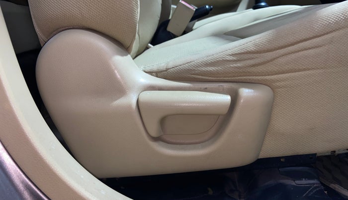 2013 Honda Brio S MT, Petrol, Manual, 70,495 km, Driver Side Adjustment Panel