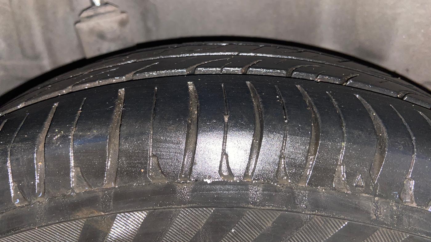 2013 Honda Brio S MT, Petrol, Manual, 70,495 km, Right Rear Tyre Tread