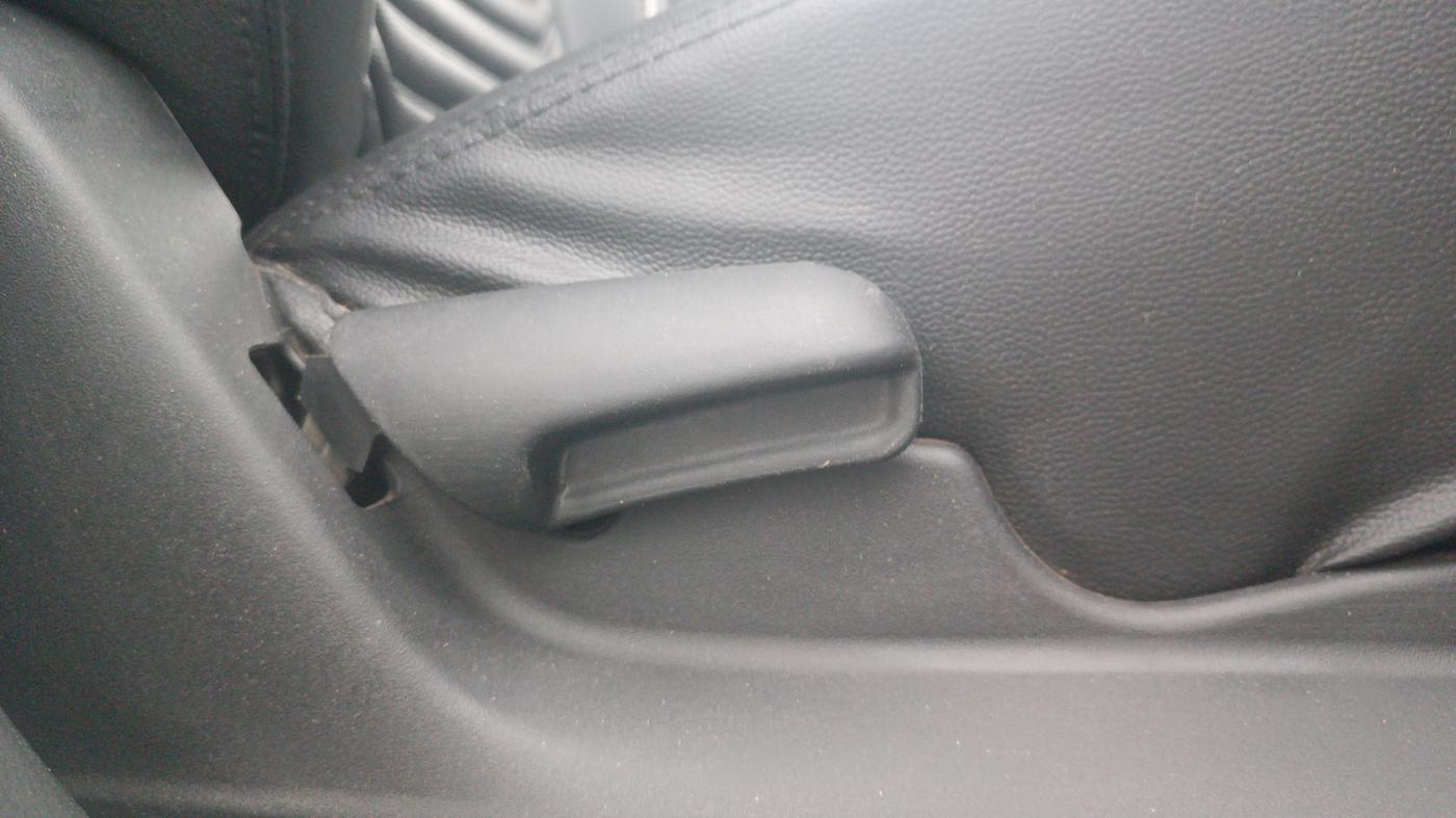2022 Maruti Vitara Brezza VXI, Petrol, Manual, 27,975 km, Driver Side Adjustment Panel