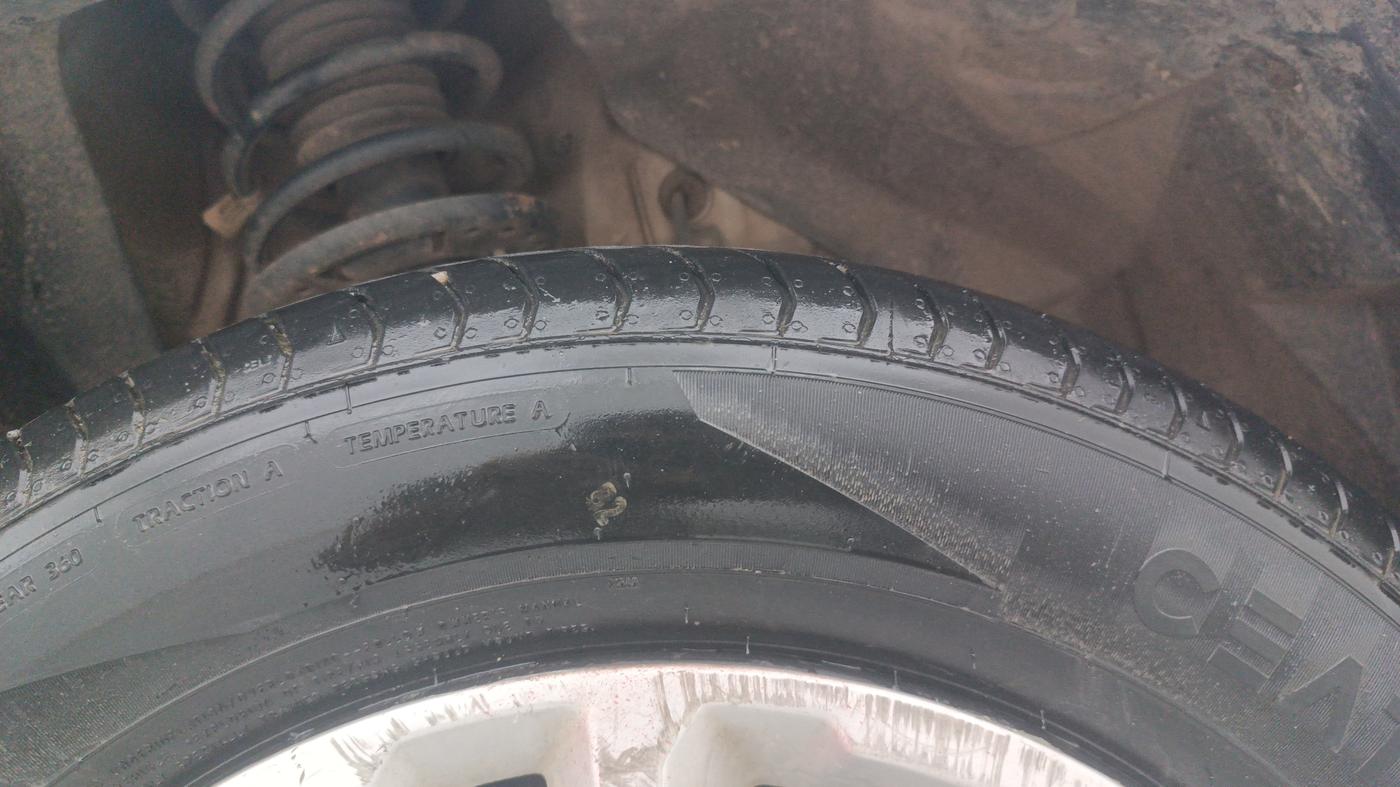 2022 Maruti Vitara Brezza VXI, Petrol, Manual, 27,975 km, Right Front Tyre Tread
