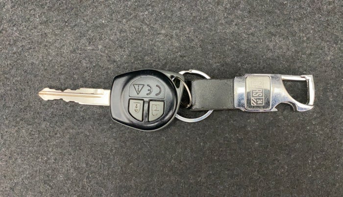 2021 Maruti Swift VXI, Petrol, Manual, 35,038 km, Key Close Up