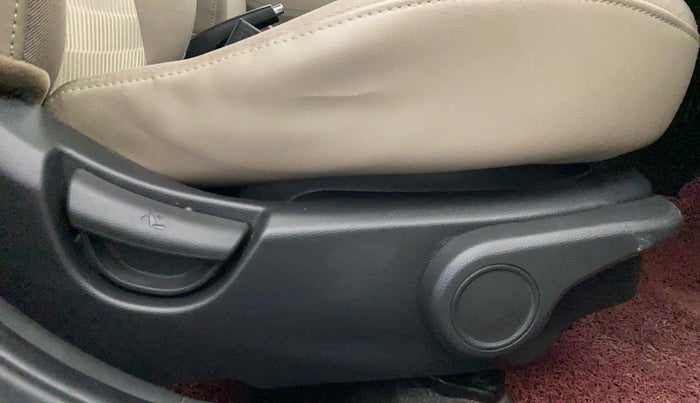 2019 Hyundai Xcent SX 1.2, Petrol, Manual, 50,276 km, Driver Side Adjustment Panel