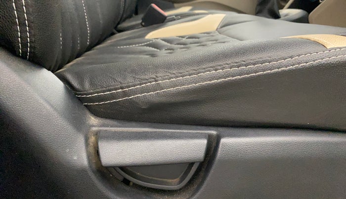 2019 Hyundai NEW SANTRO SPORTZ CNG, CNG, Manual, 1,38,197 km, Driver Side Adjustment Panel