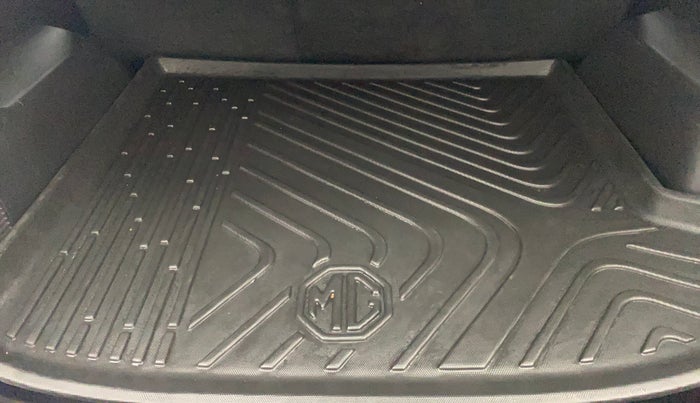 2020 MG HECTOR SMART HYBRID 1.5 PETROL, Petrol, Manual, 66,215 km, Boot Inside