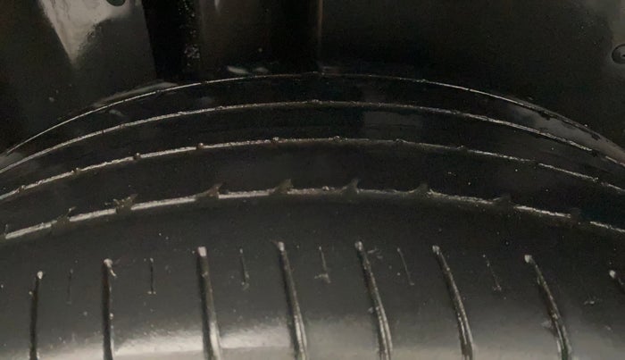 2020 MG HECTOR SMART HYBRID 1.5 PETROL, Petrol, Manual, 66,215 km, Right Rear Tyre Tread