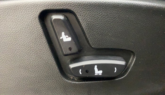 2020 MG HECTOR SMART HYBRID 1.5 PETROL, Petrol, Manual, 66,215 km, Driver Side Adjustment Panel
