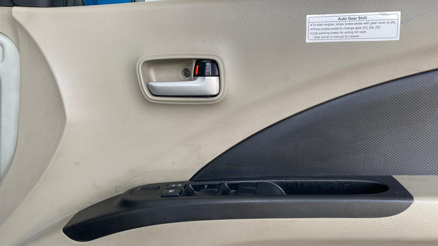 2015 Maruti Celerio VXI AMT, Petrol, Automatic, 19,618 km, Driver Side Door Panels Control