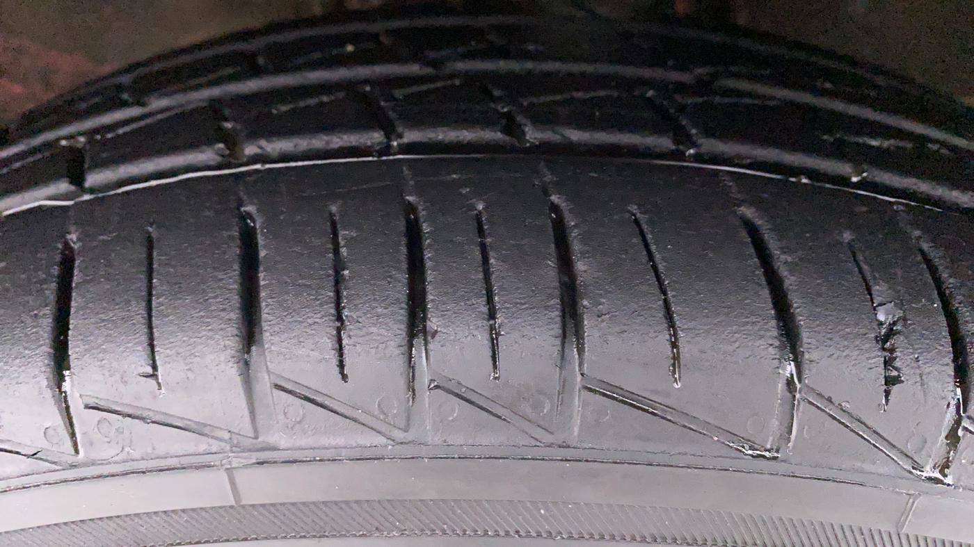 2021 Maruti Alto VXI, Petrol, Manual, 8,353 km, Left Front Tyre Tread