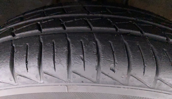 2021 Maruti Alto VXI, Petrol, Manual, 8,353 km, Right Front Tyre Tread