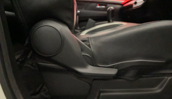 2021 Maruti XL6 ZETA MT, Petrol, Manual, 60,478 km, Driver Side Adjustment Panel