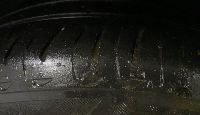 2019 Ford Ecosport TITANIUM 1.5L SIGNATURE EDITION (SUNROOF) PETROL, Petrol, Manual, 1,03,358 km, Left Front Tyre Tread