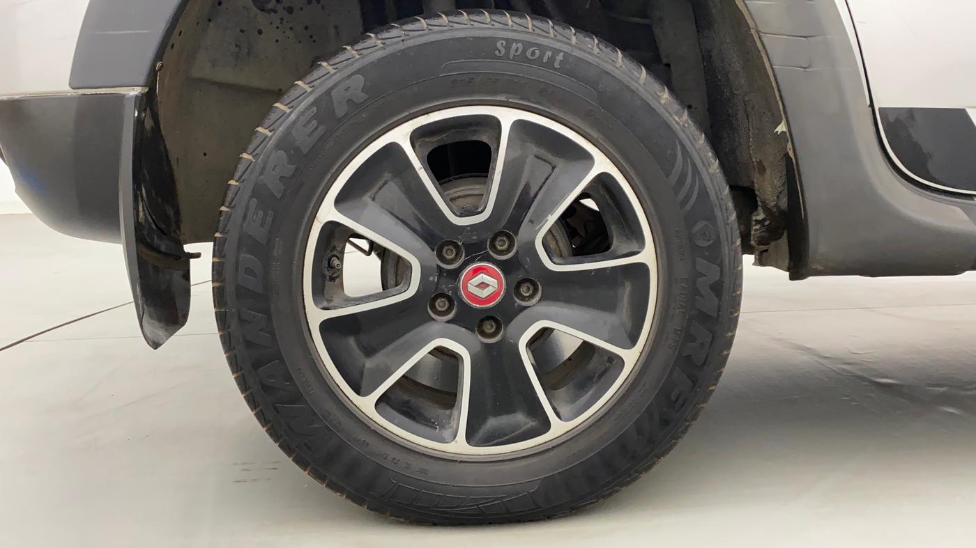 2018 Renault Duster RXS CVT, Petrol, Automatic, 72,891 km, Right Rear Wheel