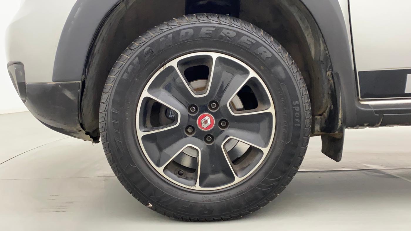 2018 Renault Duster RXS CVT, Petrol, Automatic, 72,891 km, Left Front Wheel