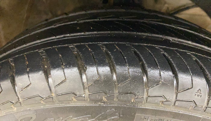 2023 Maruti Swift ZXI, Petrol, Manual, 34,801 km, Right Front Tyre Tread