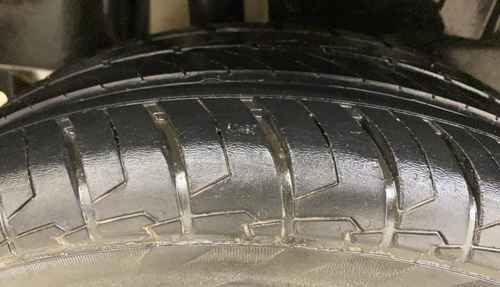 2023 Maruti Swift ZXI, Petrol, Manual, 34,801 km, Right Rear Tyre Tread