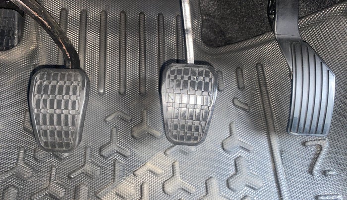 2024 Tata PUNCH ACCOMPLISHED SUNROOF MT, Petrol, Manual, 8,776 km, Pedals