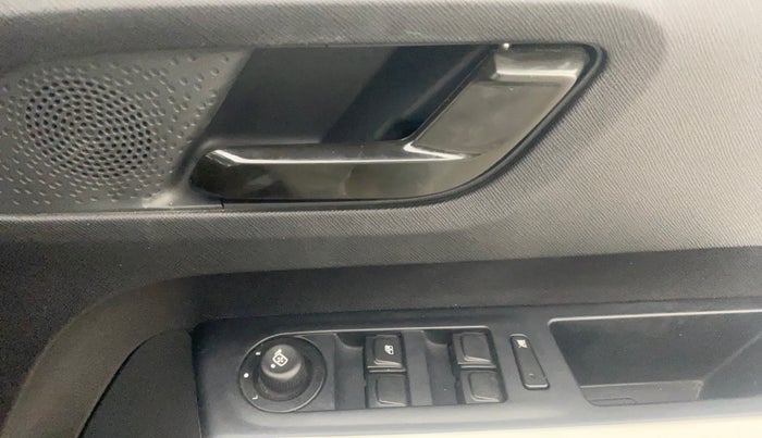 2024 Tata PUNCH ACCOMPLISHED SUNROOF MT, Petrol, Manual, 8,776 km, Driver Side Door Panels Control