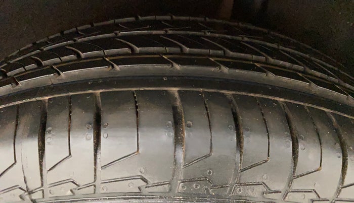 2013 Ford Ecosport TITANIUM 1.5L DIESEL, Diesel, Manual, 74,790 km, Left Rear Tyre Tread