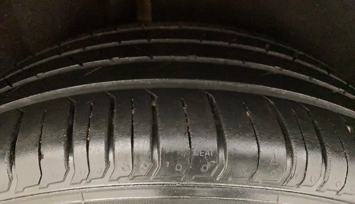 2013 Ford Ecosport TITANIUM 1.5L DIESEL, Diesel, Manual, 74,790 km, Right Rear Tyre Tread