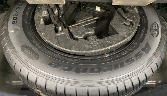 2017 Hyundai Creta SX PLUS 1.6 DIESEL, Diesel, Manual, 1,00,287 km, Spare Tyre