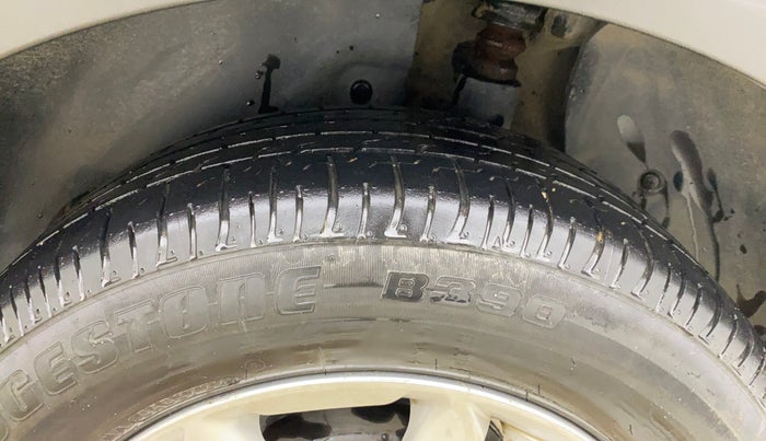 2017 Hyundai Creta SX PLUS 1.6 DIESEL, Diesel, Manual, 1,00,287 km, Left Rear Tyre Tread