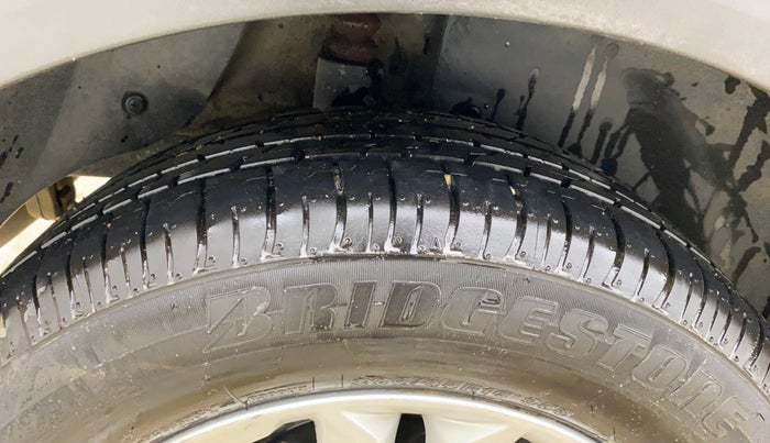 2017 Hyundai Creta SX PLUS 1.6 DIESEL, Diesel, Manual, 1,00,287 km, Right Rear Tyre Tread