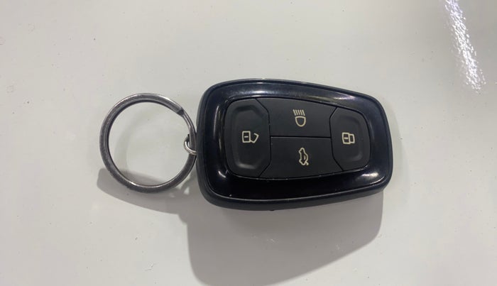 2021 Tata ALTROZ XZ DIESEL, Diesel, Manual, 59,189 km, Key Close Up