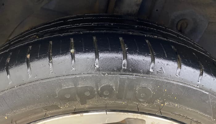 2014 Hyundai Elite i20 ASTA 1.2, CNG, Manual, 95,596 km, Right Rear Tyre Tread