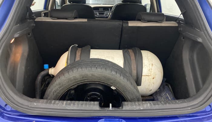 2014 Hyundai Elite i20 ASTA 1.2, CNG, Manual, 95,596 km, Boot Inside