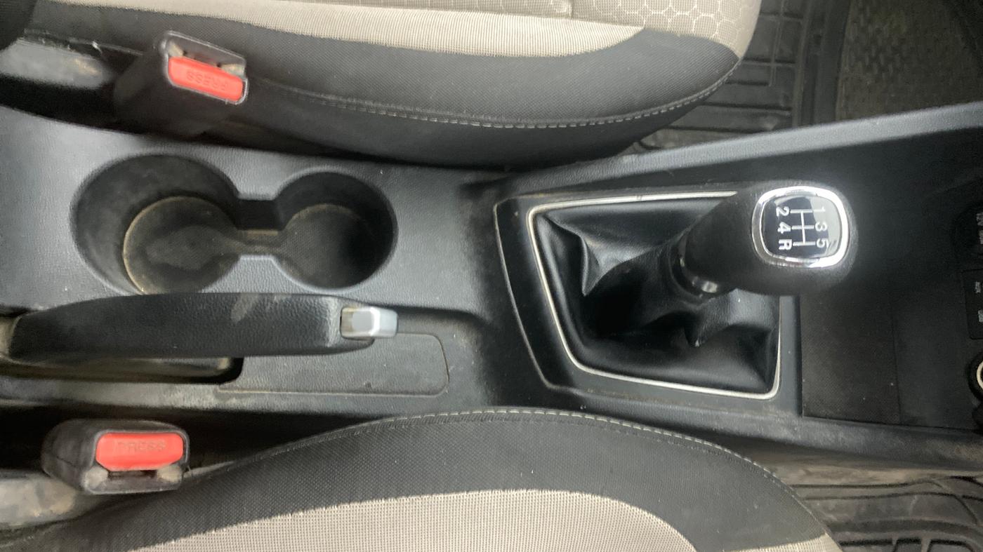 2014 Hyundai Elite i20 ASTA 1.2, CNG, Manual, 95,704 km, Gear Lever