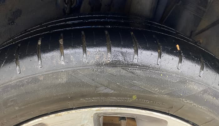 2014 Hyundai Elite i20 ASTA 1.2, CNG, Manual, 95,596 km, Left Rear Tyre Tread